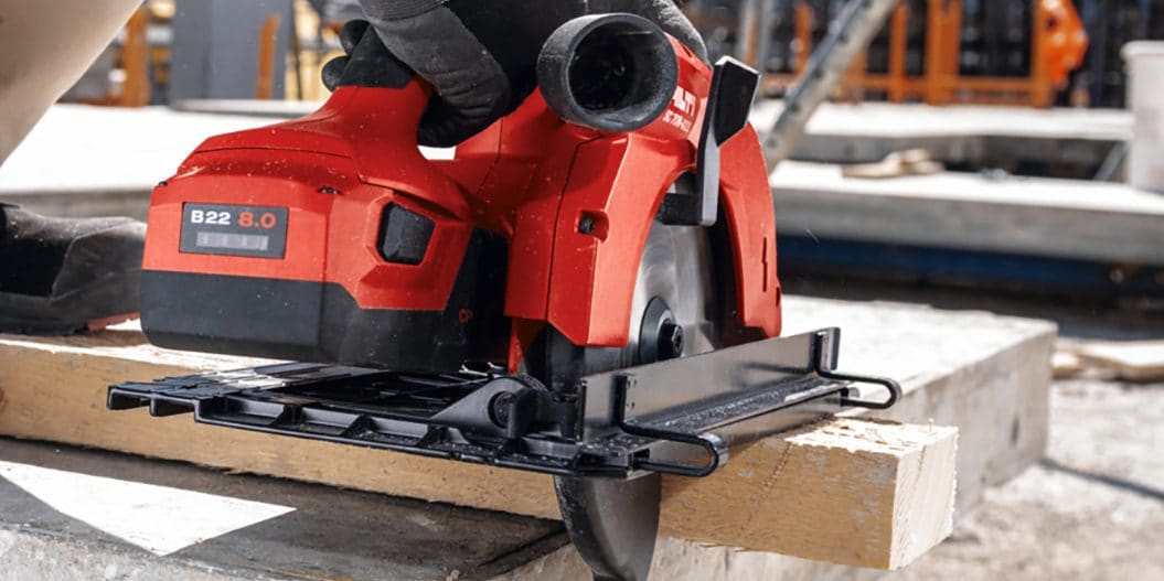 喜利得電池采用玻璃纖維外殼，與塑料外殼相比抗跌落損壞性能提高四倍